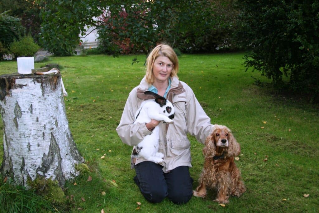 Maria Gullestrup med hund og kanin